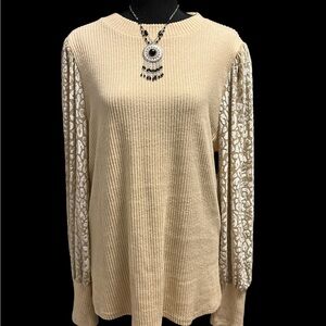 🔥 Gorgeous Jodifl Beige Women's Tunic with Sheer Animal Print Sleeves